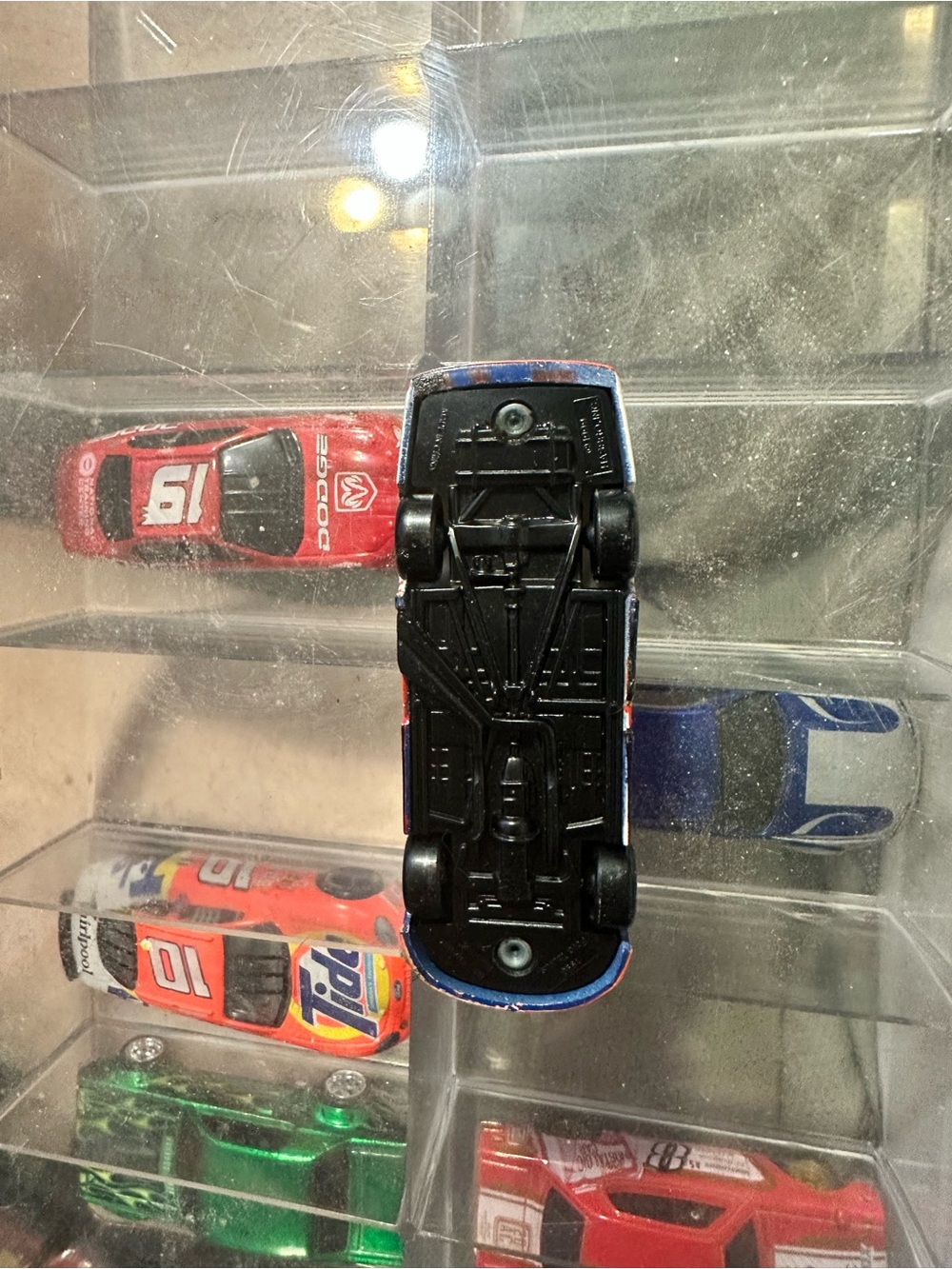 Dale Jarrett #88 Ford Taurus Quality Care 1:32 Scale Diecast NASCAR Car - Picture 6 of 6